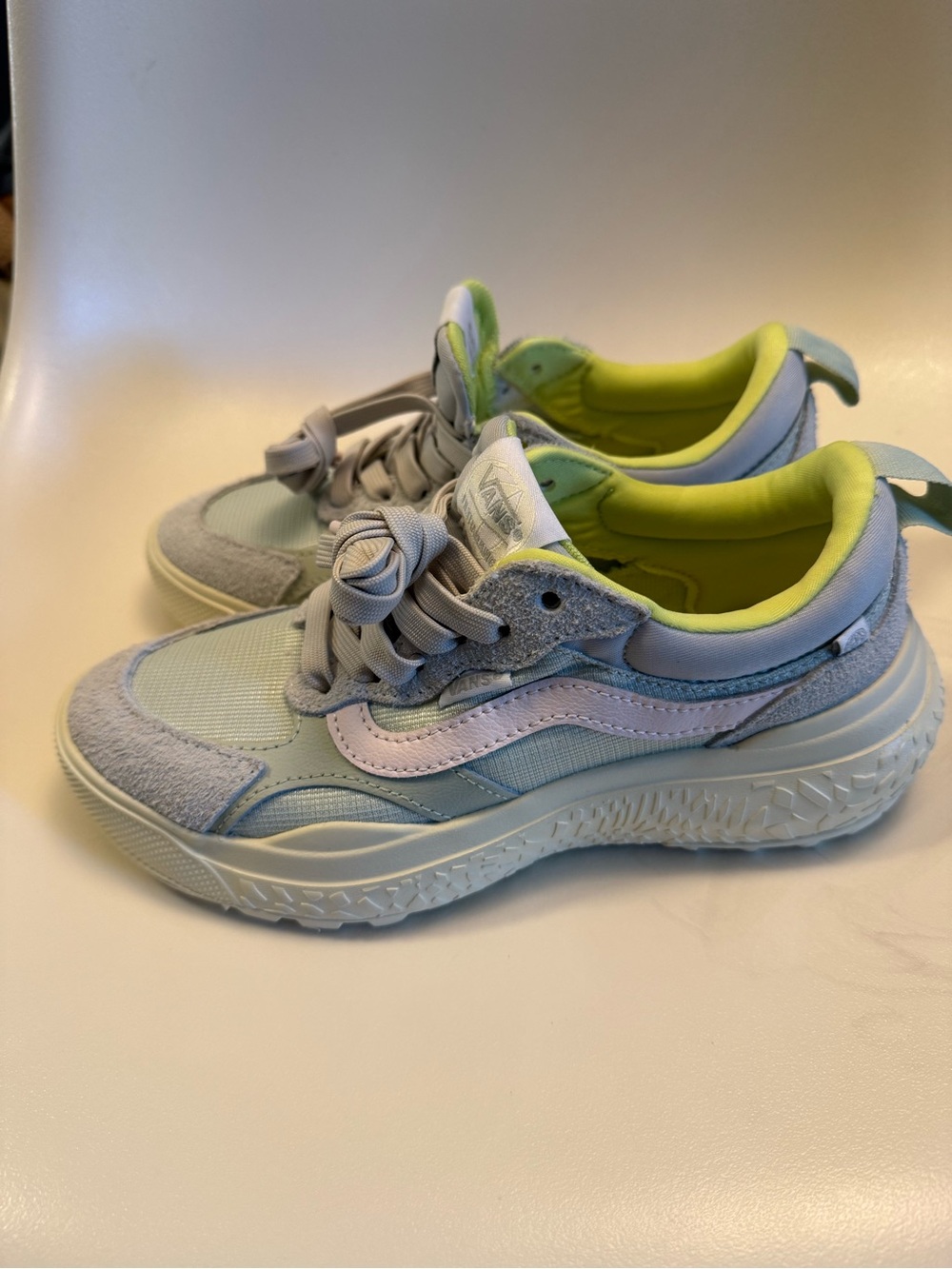 Vans Women’s UltraRange V3 Neo Mint Green Suede Sneakers Shoes Size 6 - NEW - Picture 3 of 8